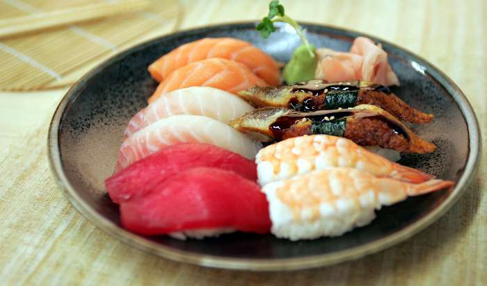 SUSHI & ROLLS article image