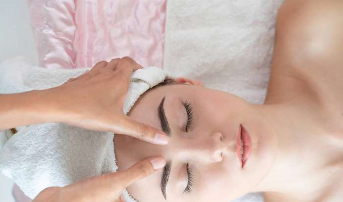 COUPLES MASSAGE article image