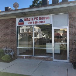 Mac and Pc House About Us Image