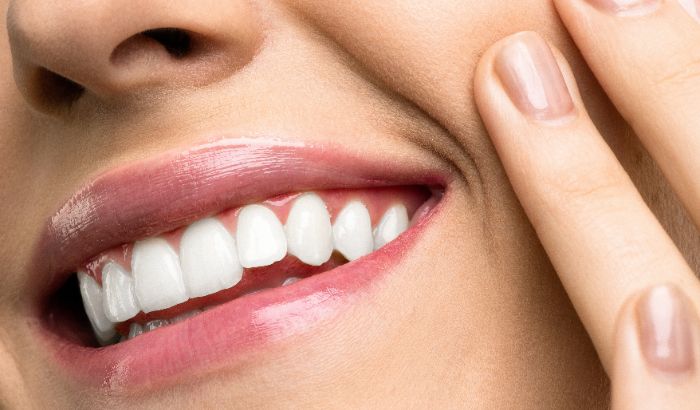 Teeth Whitening article image