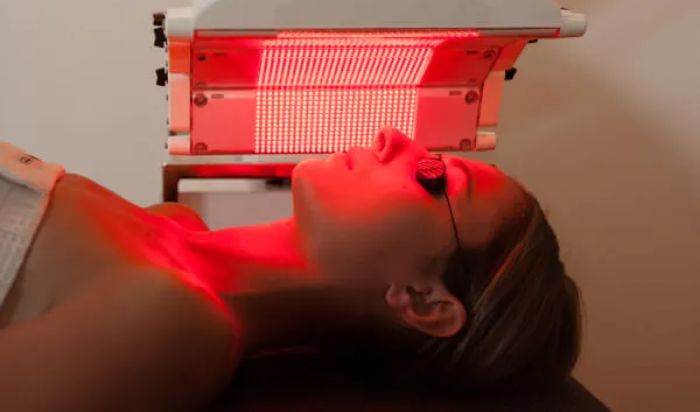 PHOTOBIOMODULATION (RED LIGHT THERAPY) article image